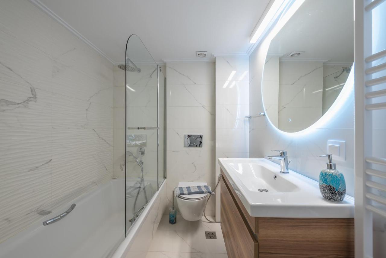 The Luxury Suite By Cloudkeys Athens Exterior photo